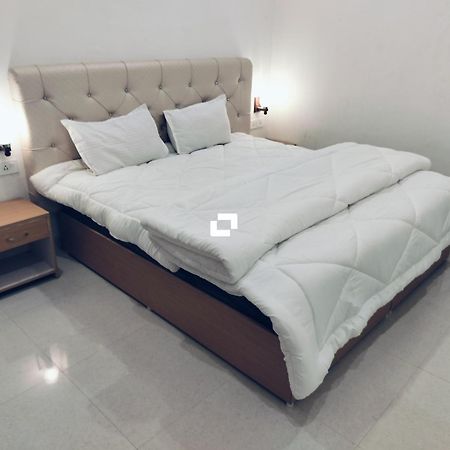 Khajuraho Hostel Экстерьер фото